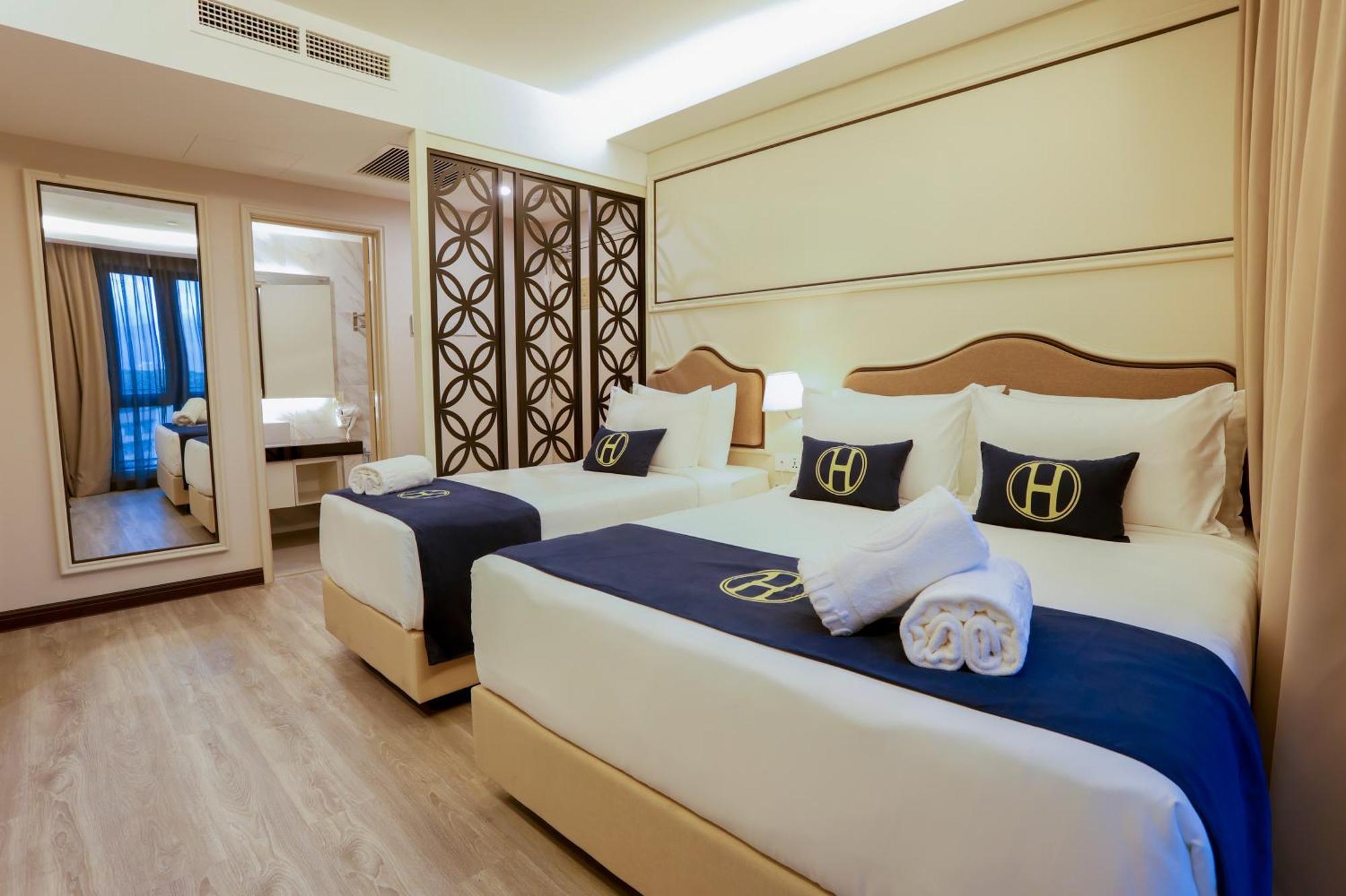 The Host Hotel Ipoh Buitenkant foto